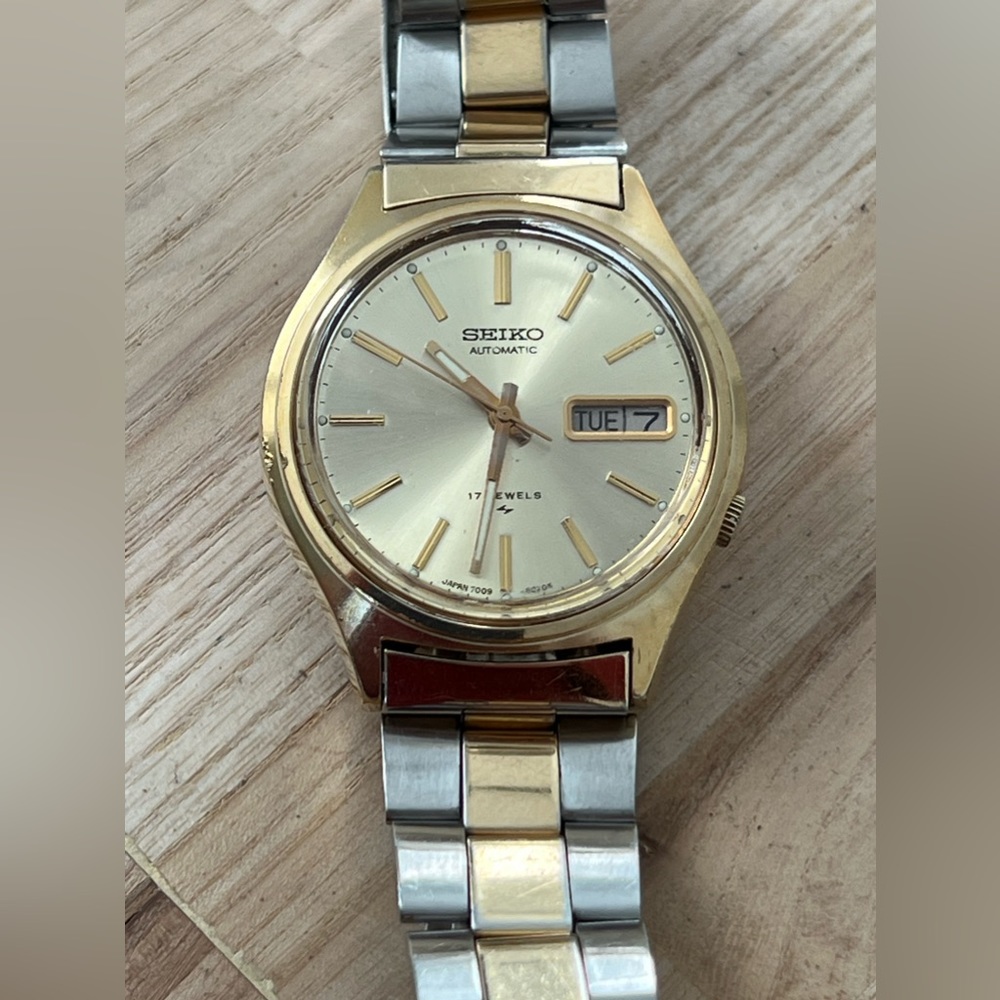 Seiko Automatic 17 Jewels Rare Vintage Men's Watch Gold-Dial Two-Tone Bracelet - Picture 6 of 14
